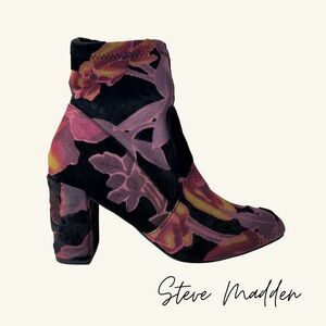 Steve Madden Emison V Black Velvet Rose Booties – Size 6.5 (Like New)